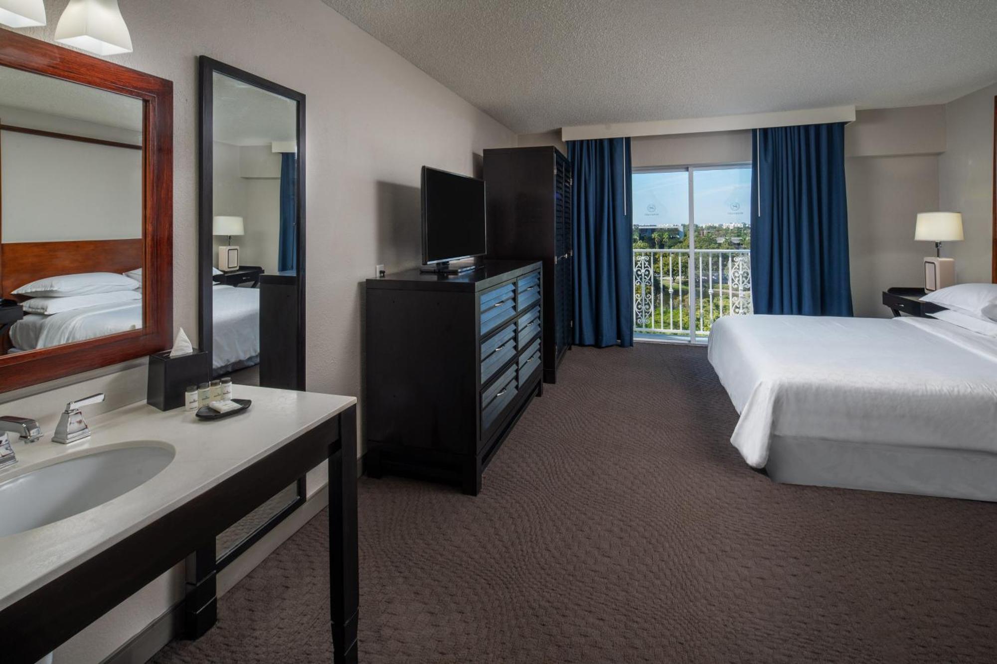 Sheraton Suites Fort Lauderdale At Cypress Creek Exterior foto