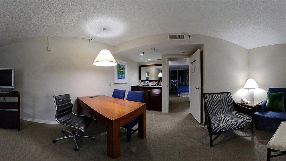Sheraton Suites Fort Lauderdale At Cypress Creek Exterior foto